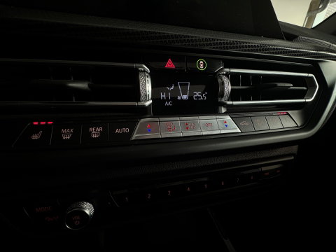 BMW 1-serie 120i High Executive Pano|Stoelverwarming|Cruise Control