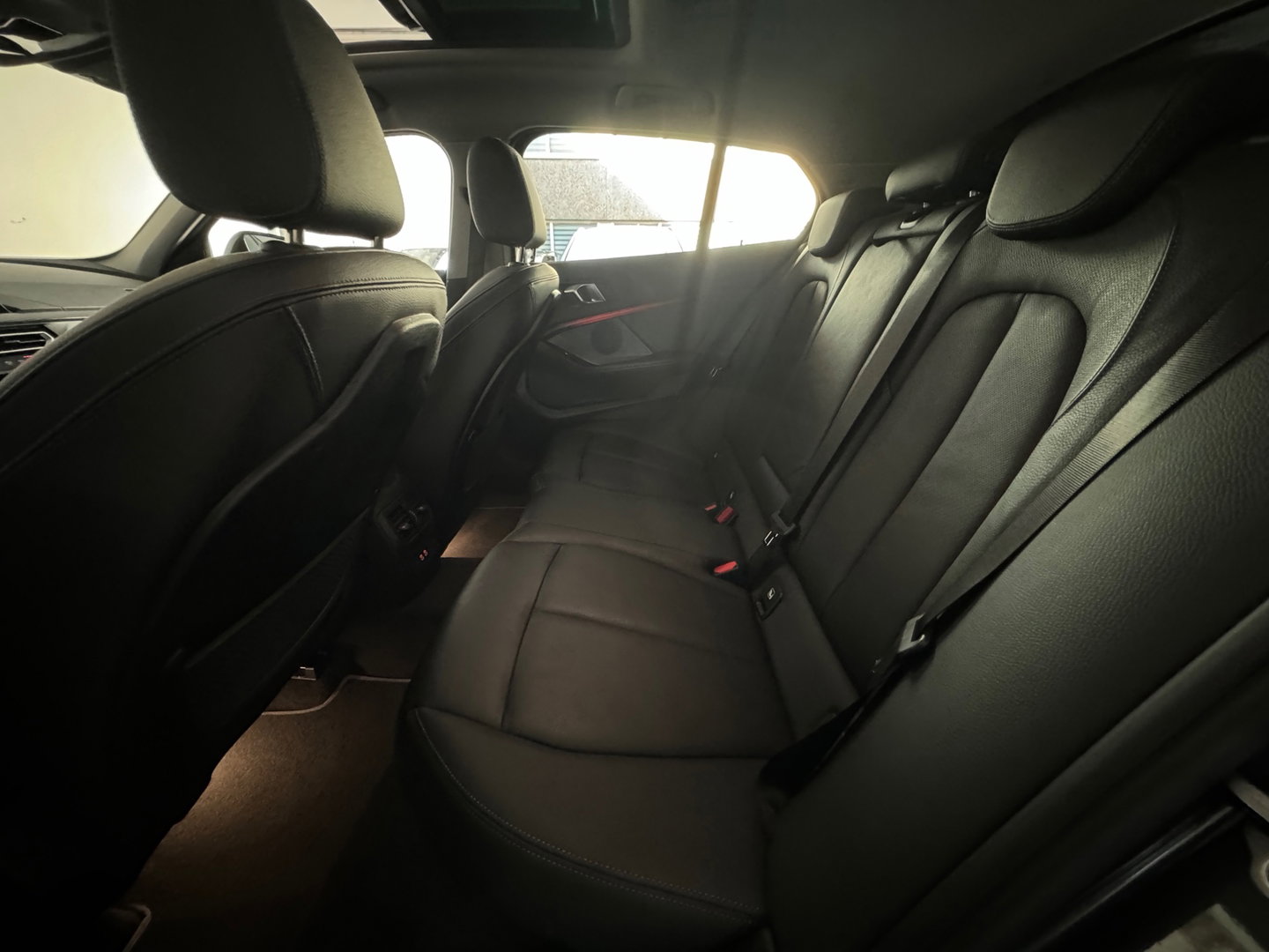 BMW 1-serie 120i High Executive Pano|Stoelverwarming|Cruise Control