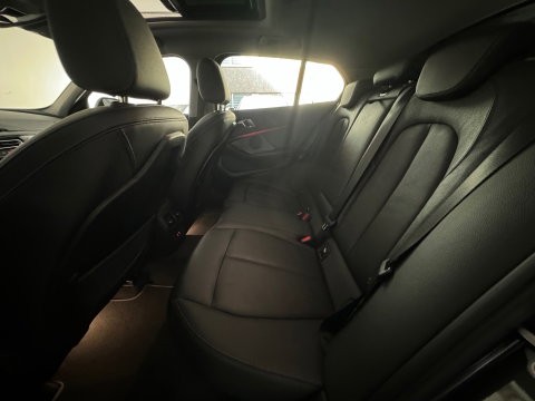 BMW 1-serie 120i High Executive Pano|Stoelverwarming|Cruise Control
