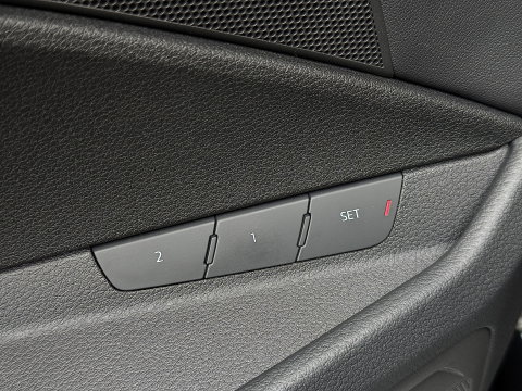 Audi Q8 e-tron 50 quattro Advanced Edition 95 kWh | Head-Up Display | Elektrische Stoelen + Geheugen | Apple Carplay | Android Auto | Luchtvering | Adaptieve Cruise Control | Navigatie | Stoelverwarming |