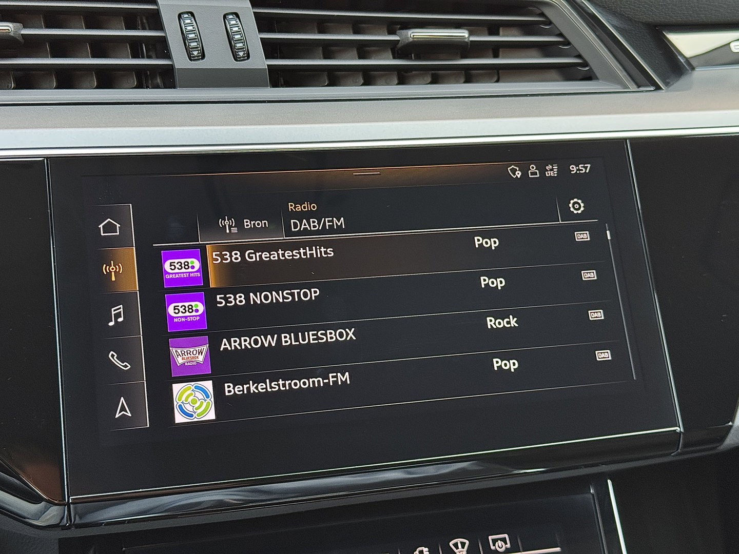 Audi Q8 e-tron 50 quattro Advanced Edition 95 kWh | Head-Up Display | Elektrische Stoelen + Geheugen | Apple Carplay | Android Auto | Luchtvering | Adaptieve Cruise Control | Navigatie | Stoelverwarming |