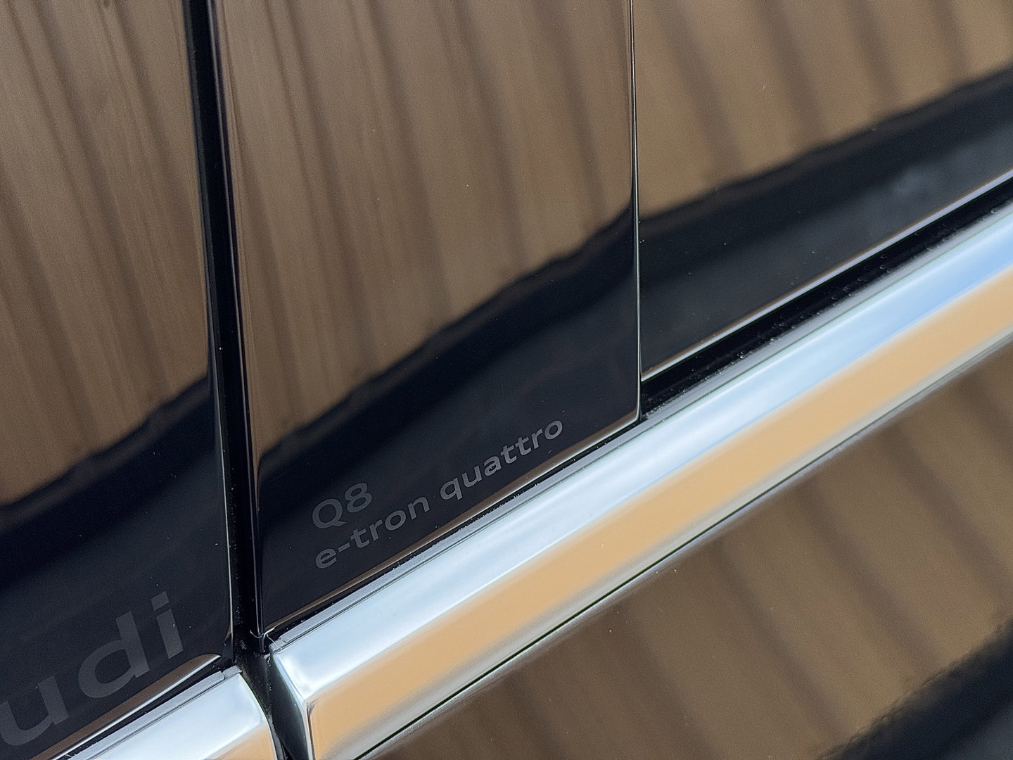 Audi Q8 e-tron 50 quattro Advanced Edition 95 kWh | Head-Up Display | Elektrische Stoelen + Geheugen | Apple Carplay | Android Auto | Luchtvering | Adaptieve Cruise Control | Navigatie | Stoelverwarming |