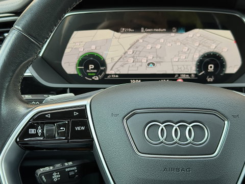 Audi Q8 e-tron 50 quattro Advanced Edition 95 kWh | Head-Up Display | Elektrische Stoelen + Geheugen | Apple Carplay | Android Auto | Luchtvering | Adaptieve Cruise Control | Navigatie | Stoelverwarming |