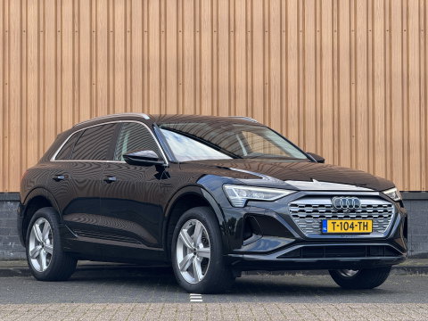 Audi Q8 e-tron 50 quattro Advanced Edition 95 kWh | Head-Up Display | Elektrische Stoelen + Geheugen | Apple Carplay | Android Auto | Luchtvering | Adaptieve Cruise Control | Navigatie | Stoelverwarming |