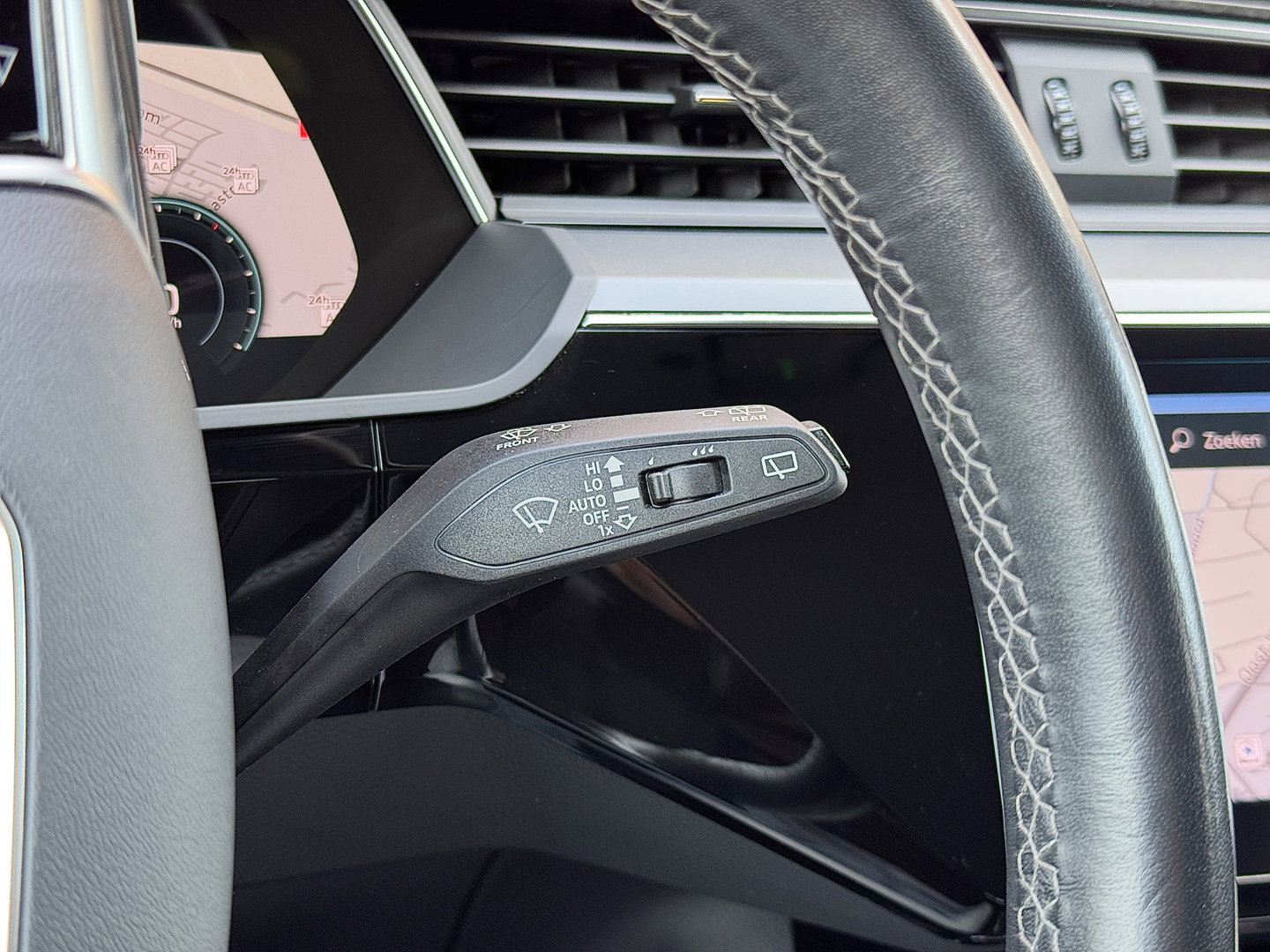 Audi Q8 e-tron 50 quattro Advanced Edition 95 kWh | Head-Up Display | Elektrische Stoelen + Geheugen | Apple Carplay | Android Auto | Luchtvering | Adaptieve Cruise Control | Navigatie | Stoelverwarming |