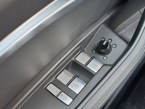 Audi Q8 e-tron 50 quattro Advanced Edition 95 kWh | Head-Up Display | Elektrische Stoelen + Geheugen | Apple Carplay | Android Auto | Luchtvering | Adaptieve Cruise Control | Navigatie | Stoelverwarming |