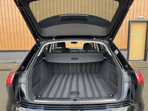 Audi Q8 e-tron 50 quattro Advanced Edition 95 kWh | Head-Up Display | Elektrische Stoelen + Geheugen | Apple Carplay | Android Auto | Luchtvering | Adaptieve Cruise Control | Navigatie | Stoelverwarming |