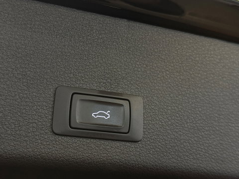 Audi Q8 e-tron 50 quattro Advanced Edition 95 kWh | Head-Up Display | Elektrische Stoelen + Geheugen | Apple Carplay | Android Auto | Luchtvering | Adaptieve Cruise Control | Navigatie | Stoelverwarming |
