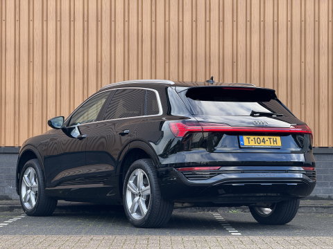 Audi Q8 e-tron 50 quattro Advanced Edition 95 kWh | Head-Up Display | Elektrische Stoelen + Geheugen | Apple Carplay | Android Auto | Luchtvering | Adaptieve Cruise Control | Navigatie | Stoelverwarming |