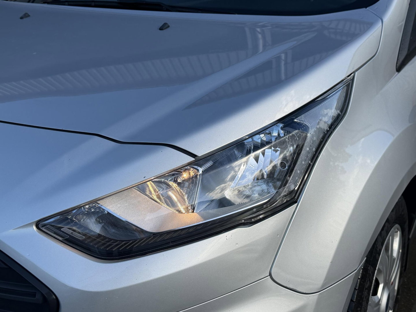 Ford Transit Connect 1.5 EcoBlue L2 Trend AIRCO / CRUISE CONTROLE / CARPLAY / STOELVERWARMING / LEES TEKST