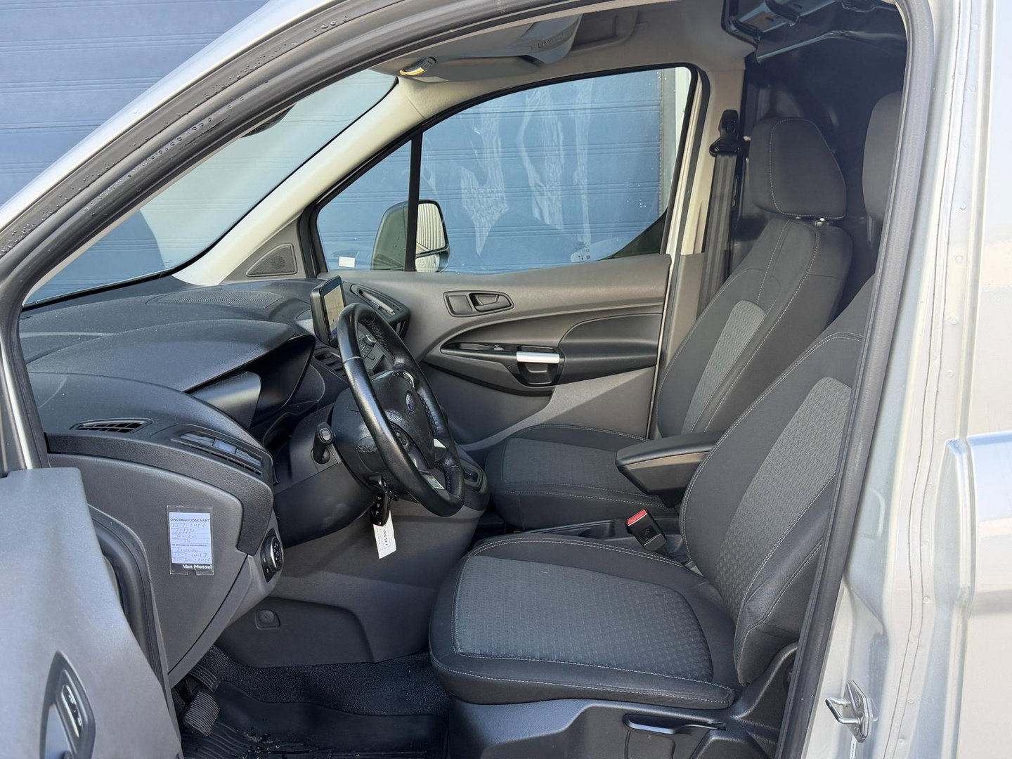 Ford Transit Connect 1.5 EcoBlue L2 Trend AIRCO / CRUISE CONTROLE / CARPLAY / STOELVERWARMING / LEES TEKST