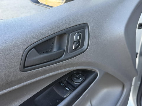 Ford Transit Connect 1.5 EcoBlue L2 Trend AIRCO / CRUISE CONTROLE / CARPLAY / STOELVERWARMING / LEES TEKST