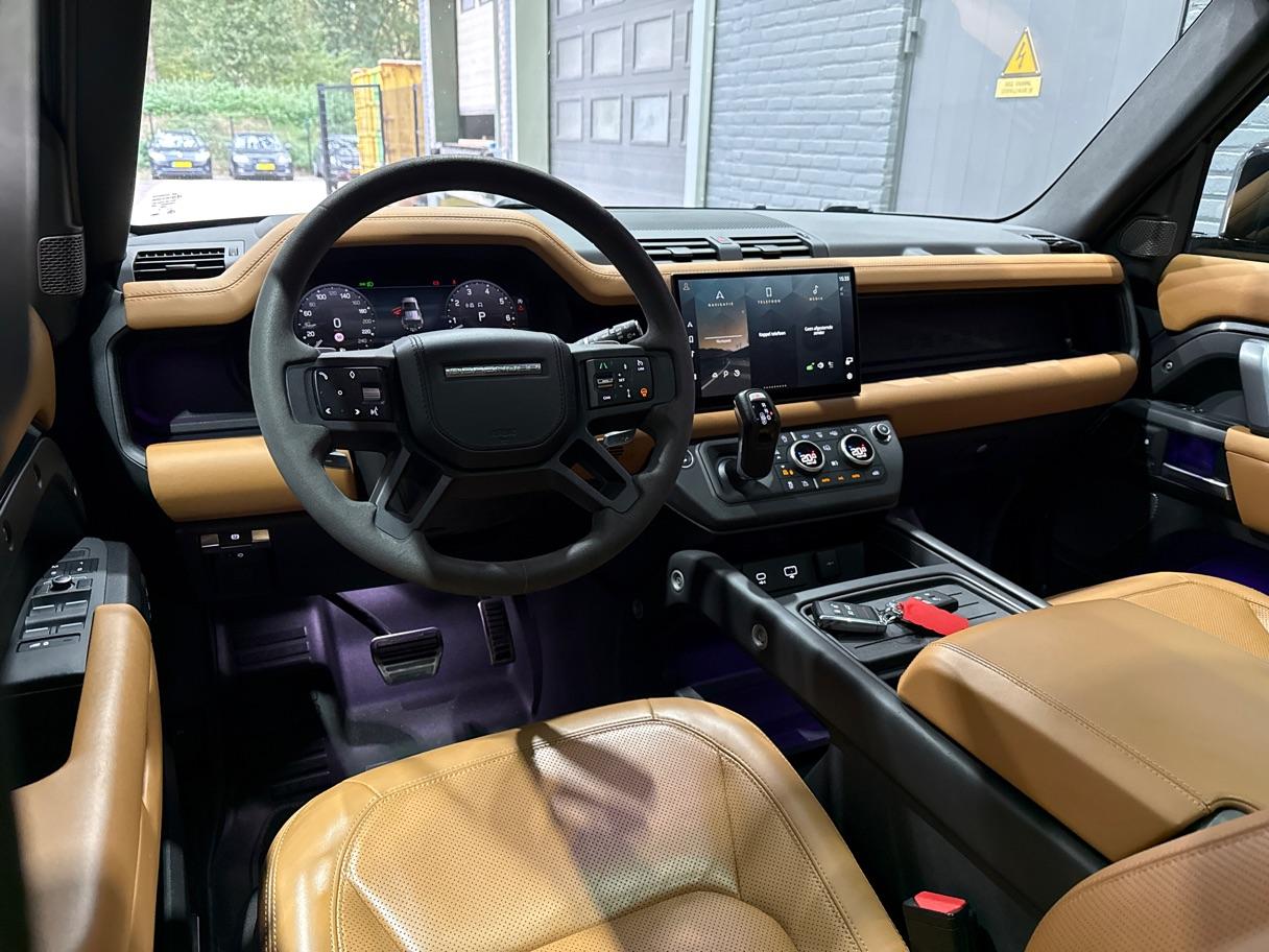 Land Rover Defender 110 P525 Carpathian Edition | 5.0 V8 | URBAN | ClearSight | Trekhaak | Luchtvering | Stoelverwarming+Ventilatie