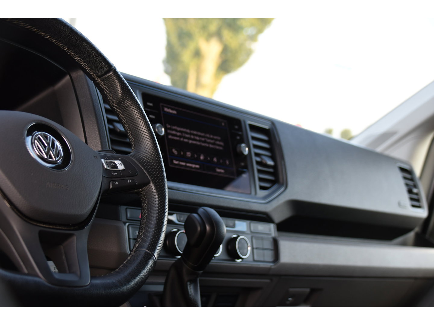 Volkswagen Crafter 35 2.0 TDI L3H2 PB Edition Adaptieve Cruise, Camera, Carplay, LED, Stoelverwarming, 177pk, Automaat, Multimedia,  Voorruit verwarming, Uniek!