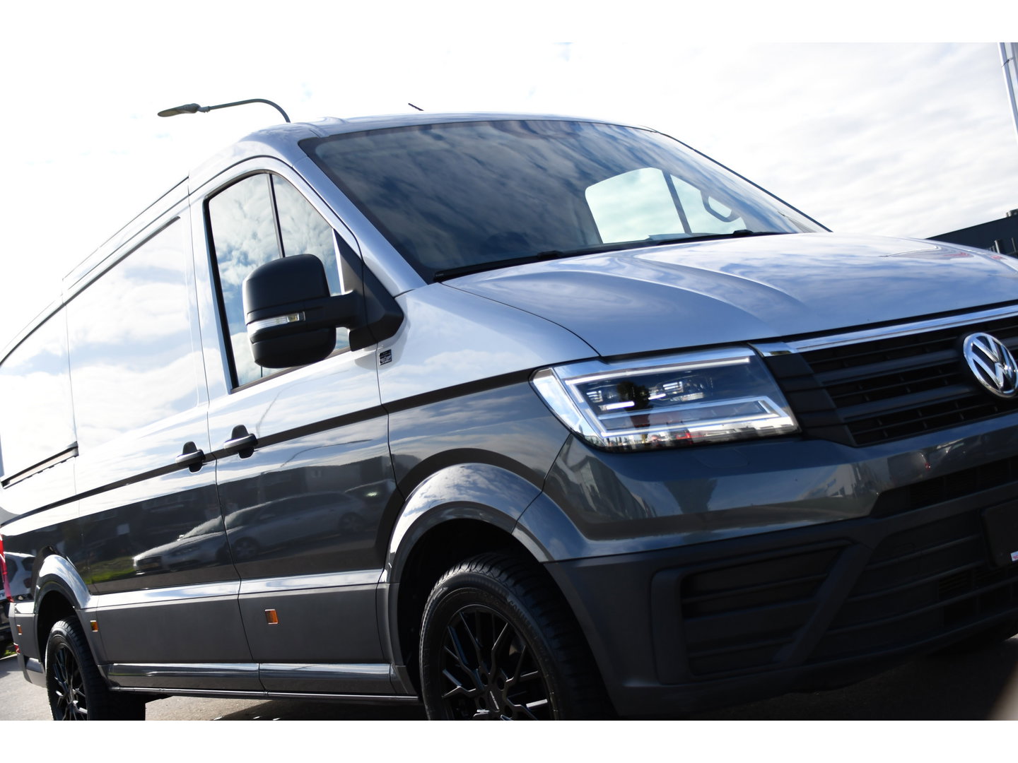 Volkswagen Crafter 35 2.0 TDI L3H2 PB Edition Adaptieve Cruise, Camera, Carplay, LED, Stoelverwarming, 177pk, Automaat, Multimedia,  Voorruit verwarming, Uniek!