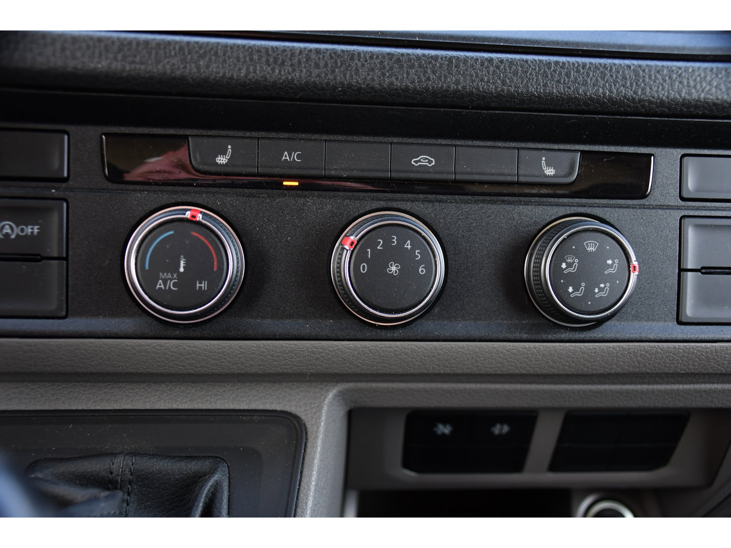 Volkswagen Crafter 35 2.0 TDI L3H2 PB Edition Adaptieve Cruise, Camera, Carplay, LED, Stoelverwarming, 177pk, Automaat, Multimedia,  Voorruit verwarming, Uniek!