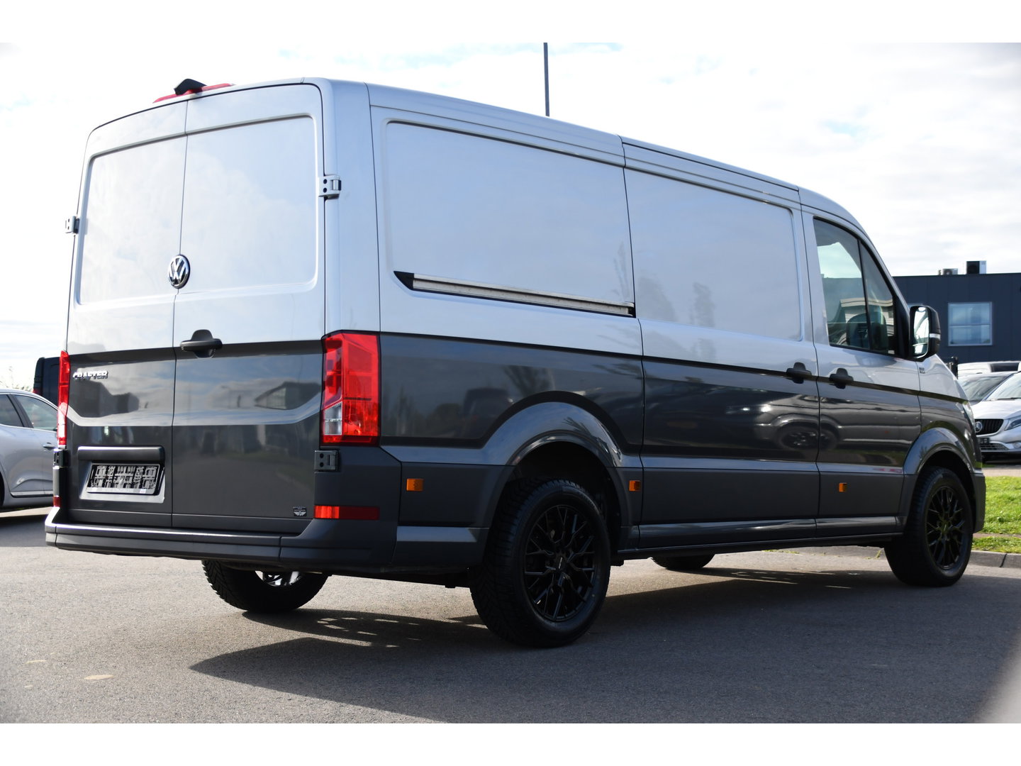 Volkswagen Crafter 35 2.0 TDI L3H2 PB Edition Adaptieve Cruise, Camera, Carplay, LED, Stoelverwarming, 177pk, Automaat, Multimedia,  Voorruit verwarming, Uniek!