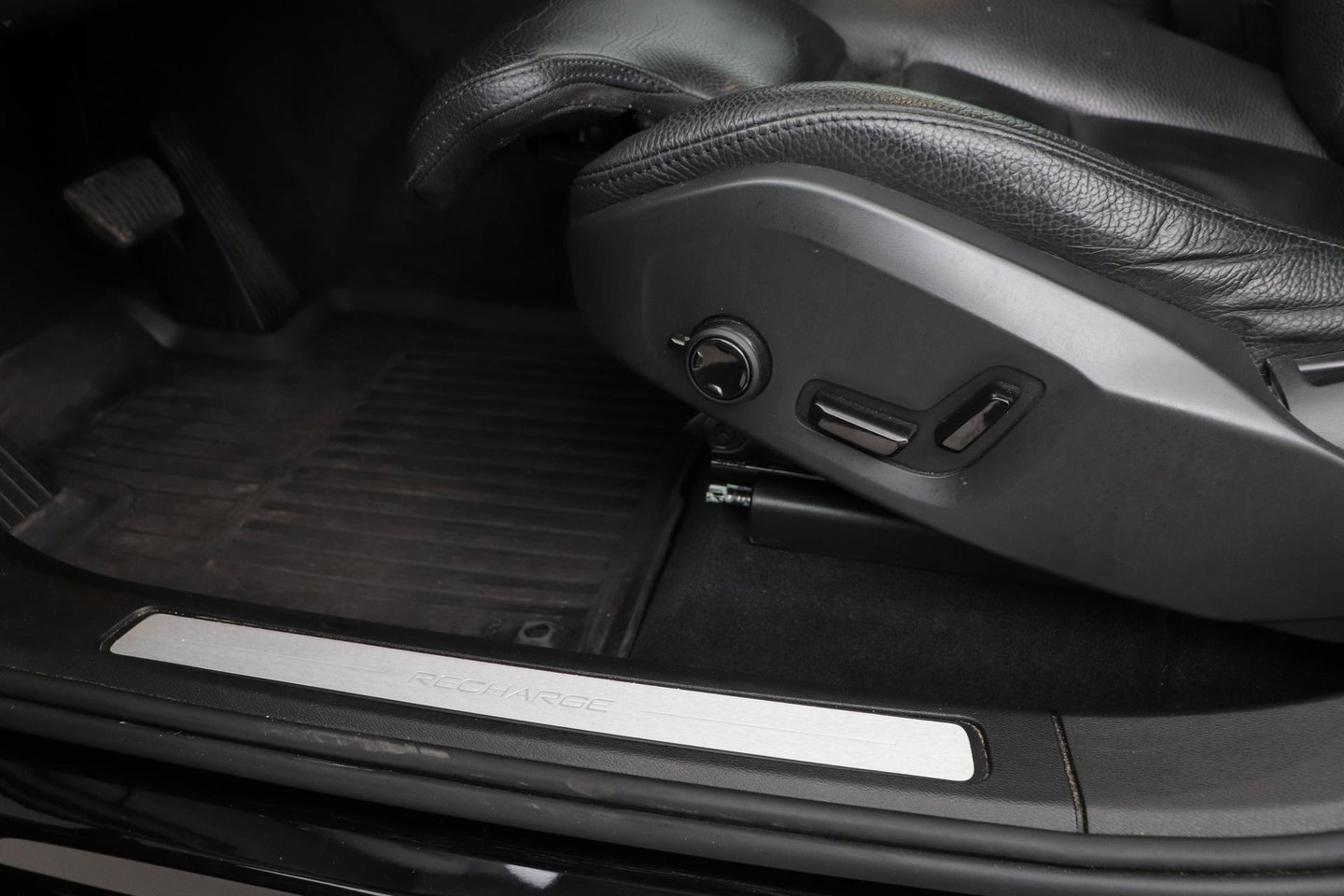 Volvo XC60 T8 Plus Bright | Harman/Kardon | Panoramadak | Camera | Stoel+Stuurverwarming | BLIS | ACC | 20 Inch