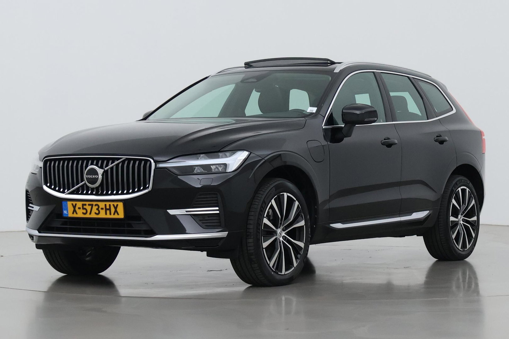 Volvo XC60 T8 Plus Bright | Harman/Kardon | Panoramadak | Camera | Stoel+Stuurverwarming | BLIS | ACC | 20 Inch
