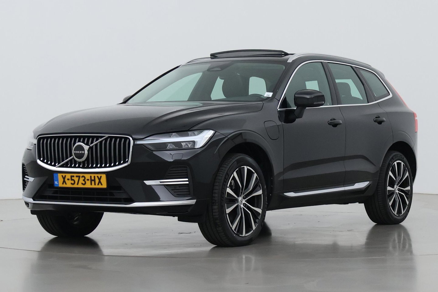 Volvo XC60 T8 Plus Bright | Harman/Kardon | Panoramadak | Camera | Stoel+Stuurverwarming | BLIS | ACC | 20 Inch
