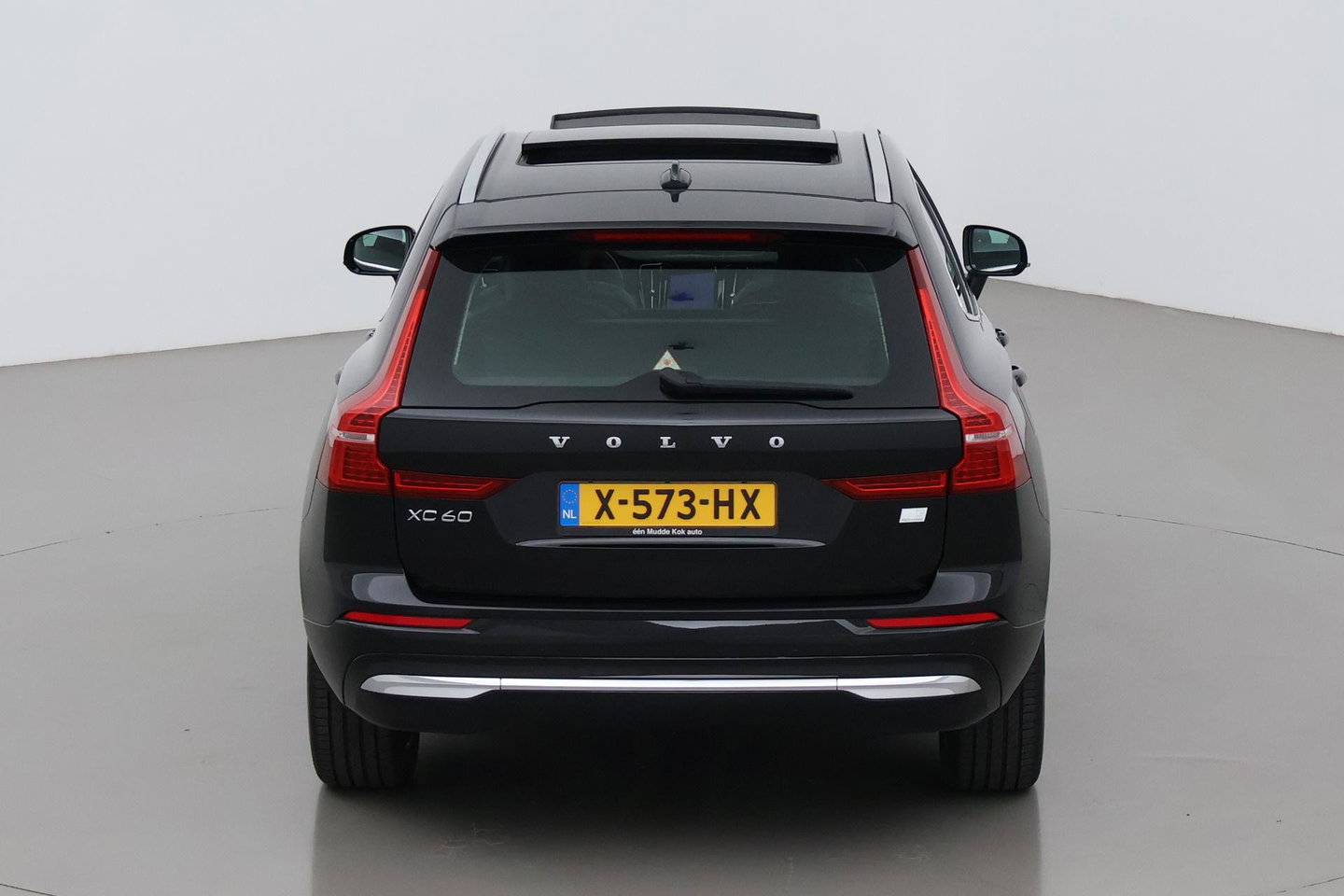 Volvo XC60 T8 Plus Bright | Harman/Kardon | Panoramadak | Camera | Stoel+Stuurverwarming | BLIS | ACC | 20 Inch
