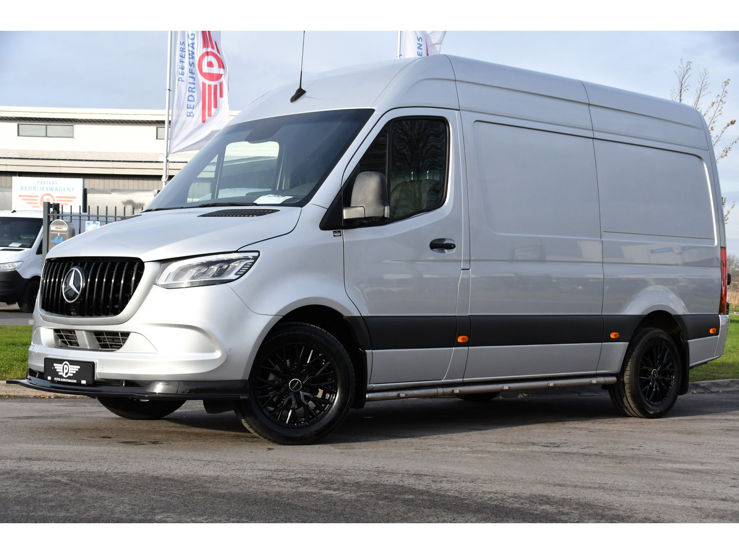 Mercedes-Benz Sprinter 316 2.2 CDI L2H2 PB Edition Full Options! 360 Camera, Cruise, LED, Carplay, 10,5'' Mbux, Stoelverwarming, NAVI, Automaat, Uniek!