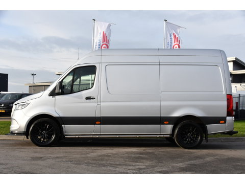 Mercedes-Benz Sprinter 316 2.2 CDI L2H2 PB Edition Full Options! 360 Camera, Cruise, LED, Carplay, 10,5'' Mbux, Stoelverwarming, NAVI, Automaat, Uniek!
