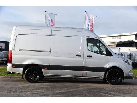 Mercedes-Benz Sprinter 316 2.2 CDI L2H2 PB Edition Full Options! 360 Camera, Cruise, LED, Carplay, 10,5'' Mbux, Stoelverwarming, NAVI, Automaat, Uniek!
