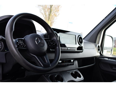 Mercedes-Benz Sprinter 316 2.2 CDI L2H2 PB Edition Full Options! 360 Camera, Cruise, LED, Carplay, 10,5'' Mbux, Stoelverwarming, NAVI, Automaat, Uniek!
