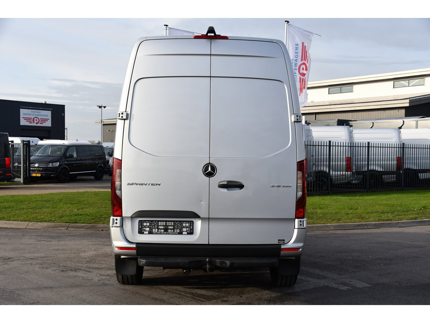 Mercedes-Benz Sprinter 316 2.2 CDI L2H2 PB Edition Full Options! 360 Camera, Cruise, LED, Carplay, 10,5'' Mbux, Stoelverwarming, NAVI, Automaat, Uniek!