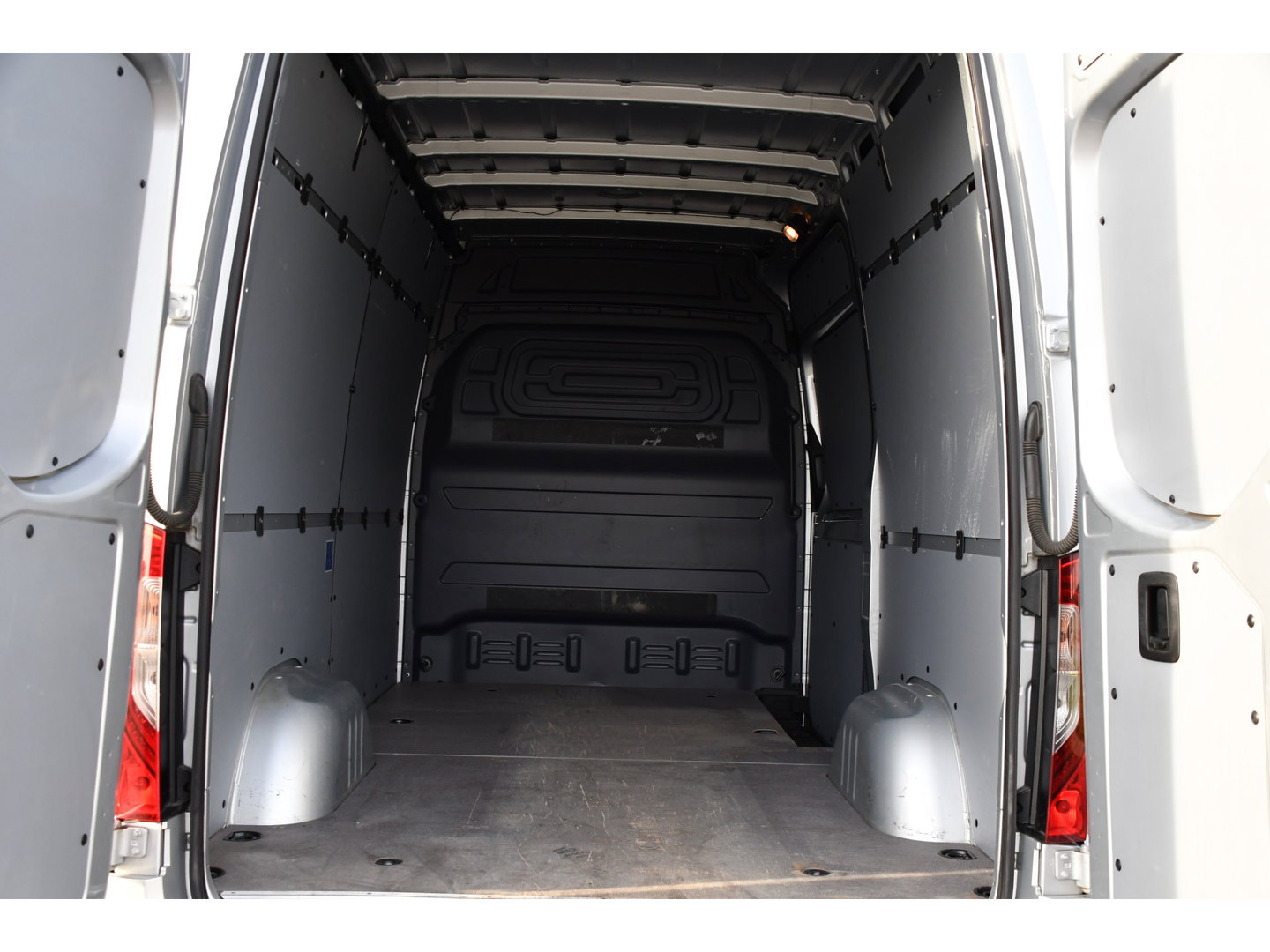 Mercedes-Benz Sprinter 316 2.2 CDI L2H2 PB Edition Full Options! 360 Camera, Cruise, LED, Carplay, 10,5'' Mbux, Stoelverwarming, NAVI, Automaat, Uniek!