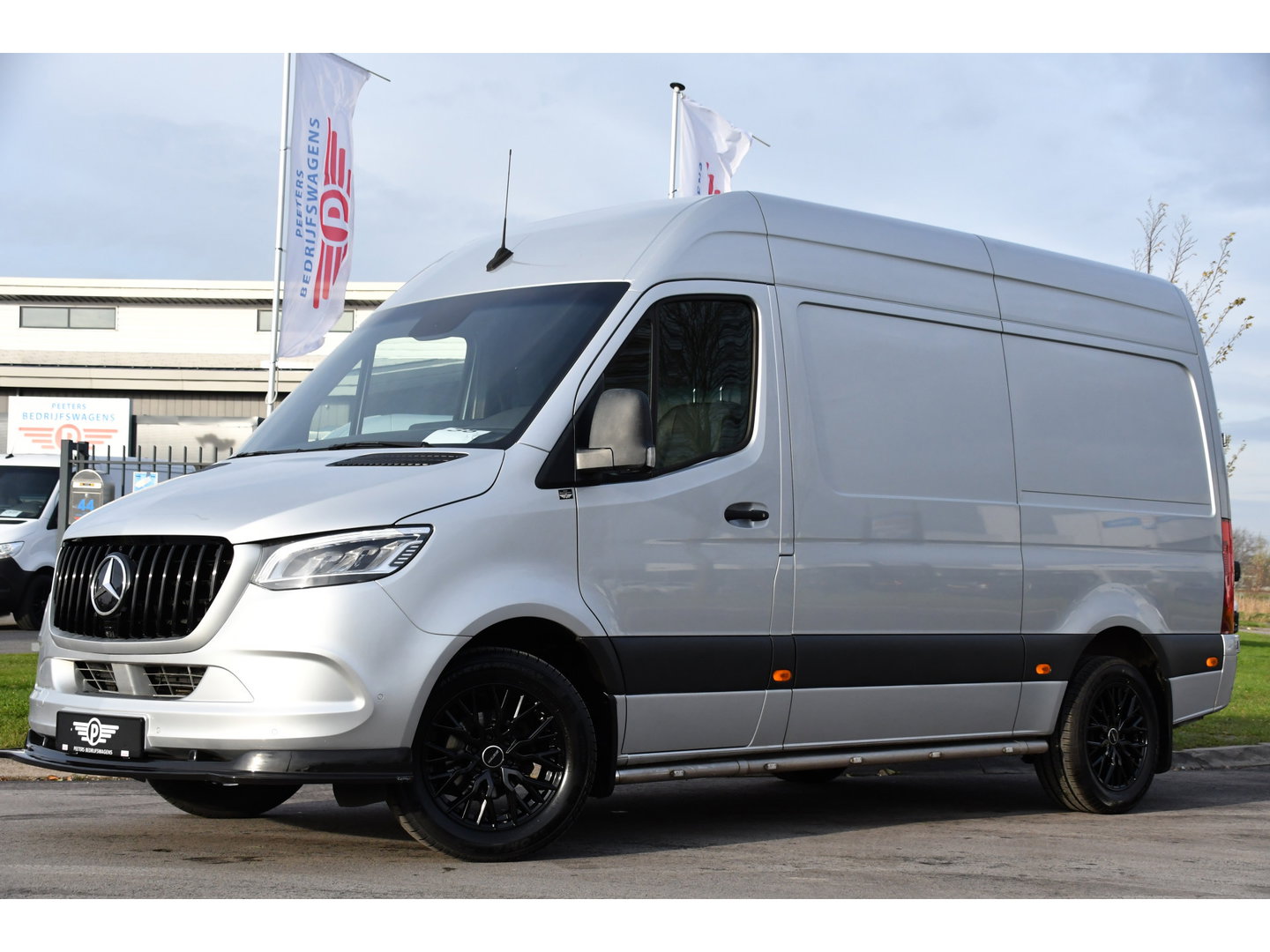 Mercedes-Benz Sprinter 316 2.2 CDI L2H2 PB Edition Full Options! 360 Camera, Cruise, LED, Carplay, 10,5'' Mbux, Stoelverwarming, NAVI, Automaat, Uniek!
