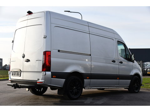 Mercedes-Benz Sprinter 316 2.2 CDI L2H2 PB Edition Full Options! 360 Camera, Cruise, LED, Carplay, 10,5'' Mbux, Stoelverwarming, NAVI, Automaat, Uniek!