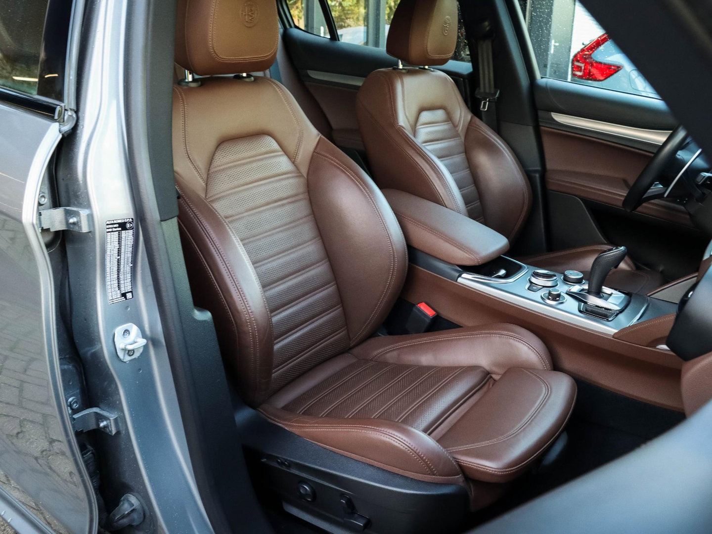 Alfa Romeo Stelvio 2.0 T AWD Veloce 280pk Sportstoelen Trekhaak Memory Dealeronderhouden