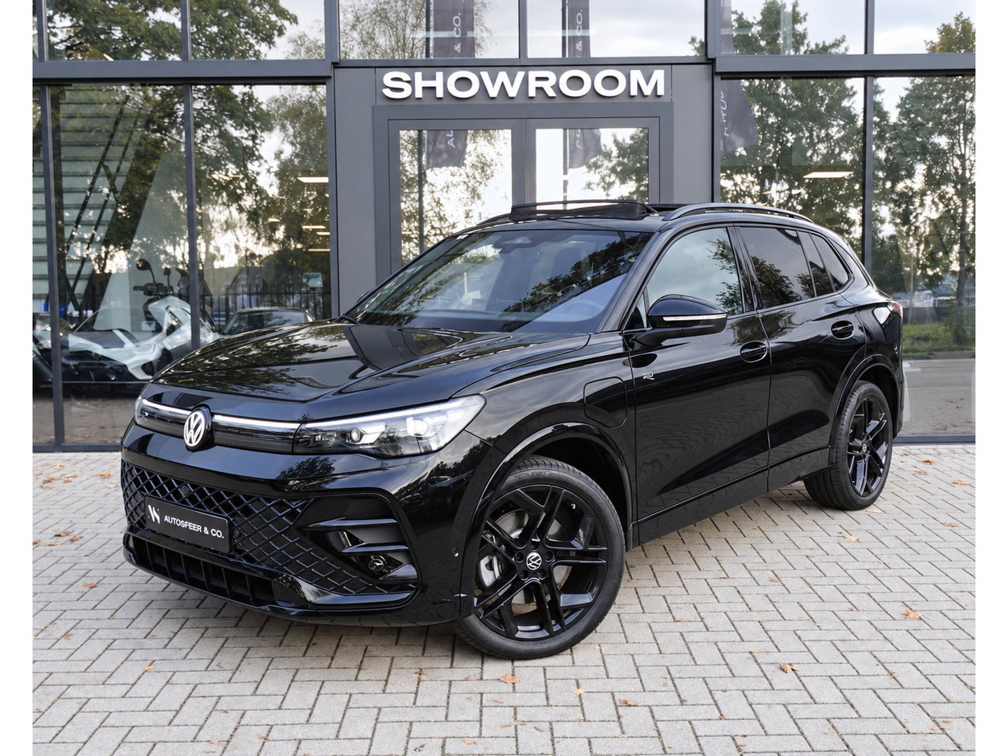 Volkswagen Tiguan 1.5 eHybrid R-Line PANO H&K MASSAGE KEYLESS VOL