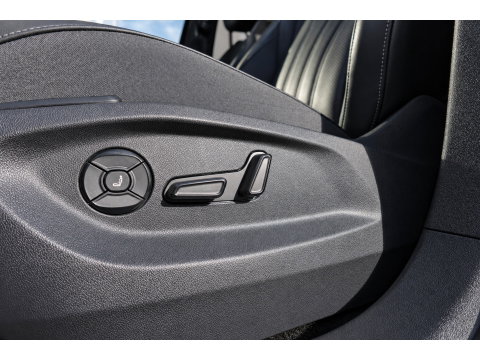 Volkswagen Tiguan 1.5 eHybrid R-Line PANO H&K MASSAGE KEYLESS VOL