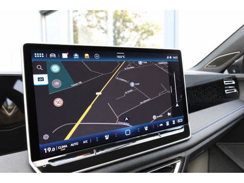 Volkswagen Tiguan 1.5 eHybrid R-Line PANO H&K MASSAGE KEYLESS VOL
