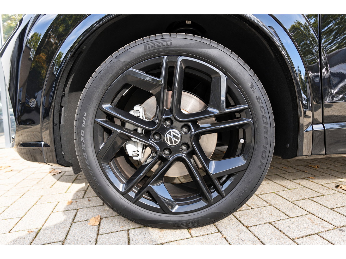 Volkswagen Tiguan 1.5 eHybrid R-Line PANO H&K MASSAGE KEYLESS VOL
