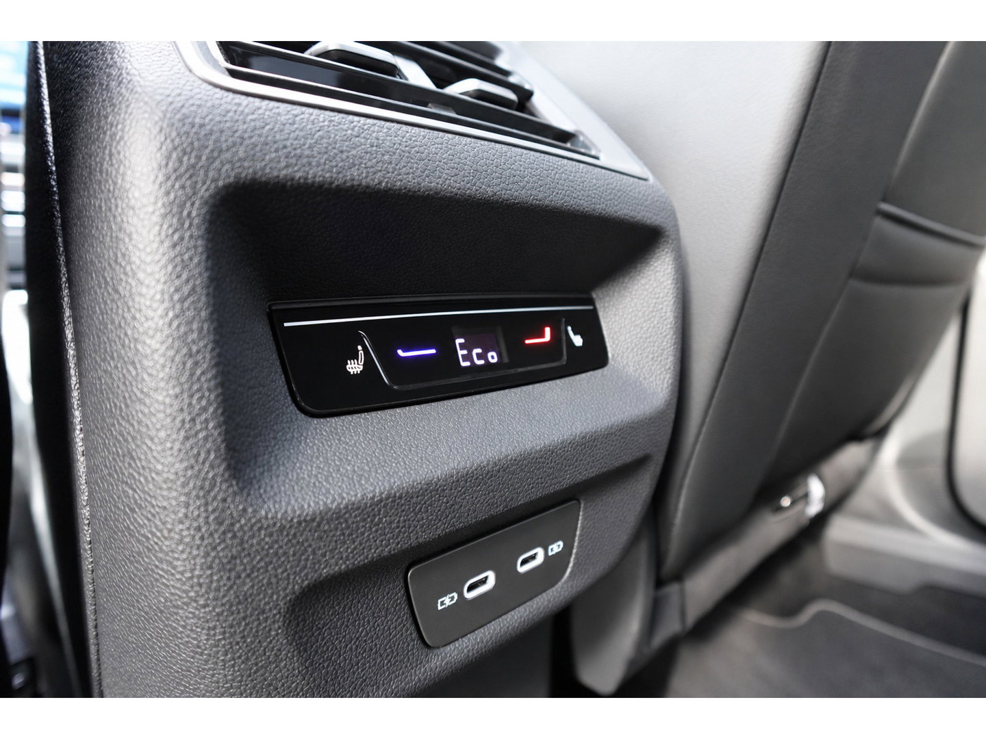 Volkswagen Tiguan 1.5 eHybrid R-Line PANO H&K MASSAGE KEYLESS VOL