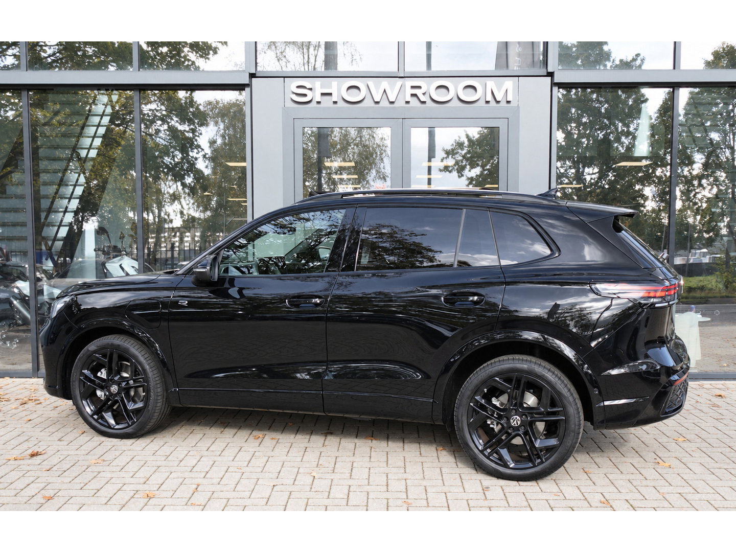 Volkswagen Tiguan 1.5 eHybrid R-Line PANO H&K MASSAGE KEYLESS VOL