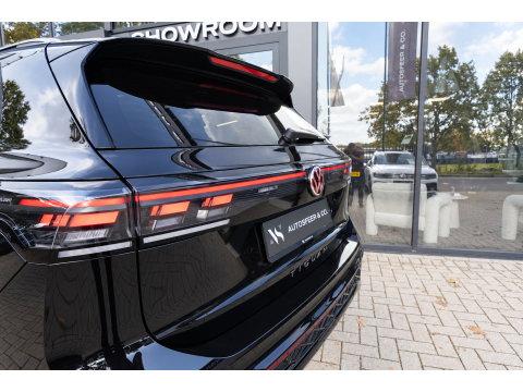 Volkswagen Tiguan 1.5 eHybrid R-Line PANO H&K MASSAGE KEYLESS VOL