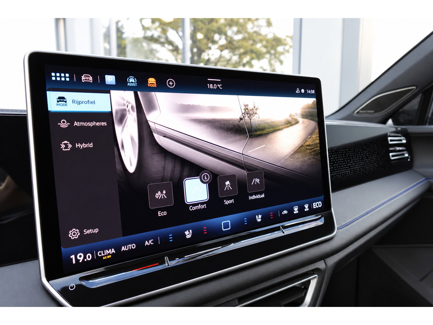 Volkswagen Tiguan 1.5 eHybrid R-Line PANO H&K MASSAGE KEYLESS VOL