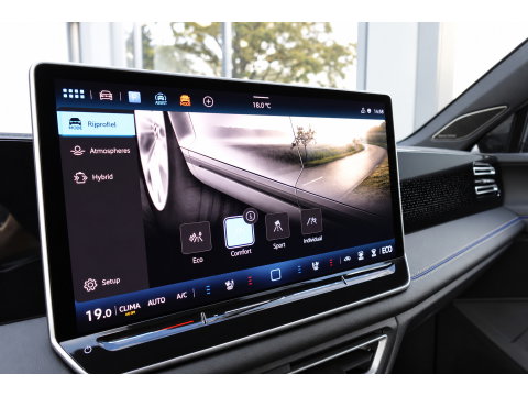 Volkswagen Tiguan 1.5 eHybrid R-Line PANO H&K MASSAGE KEYLESS VOL