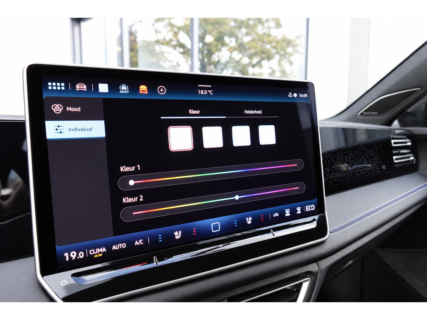 Volkswagen Tiguan 1.5 eHybrid R-Line PANO H&K MASSAGE KEYLESS VOL