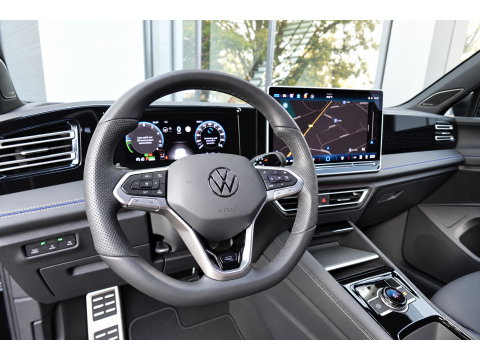 Volkswagen Tiguan 1.5 eHybrid R-Line PANO H&K MASSAGE KEYLESS VOL