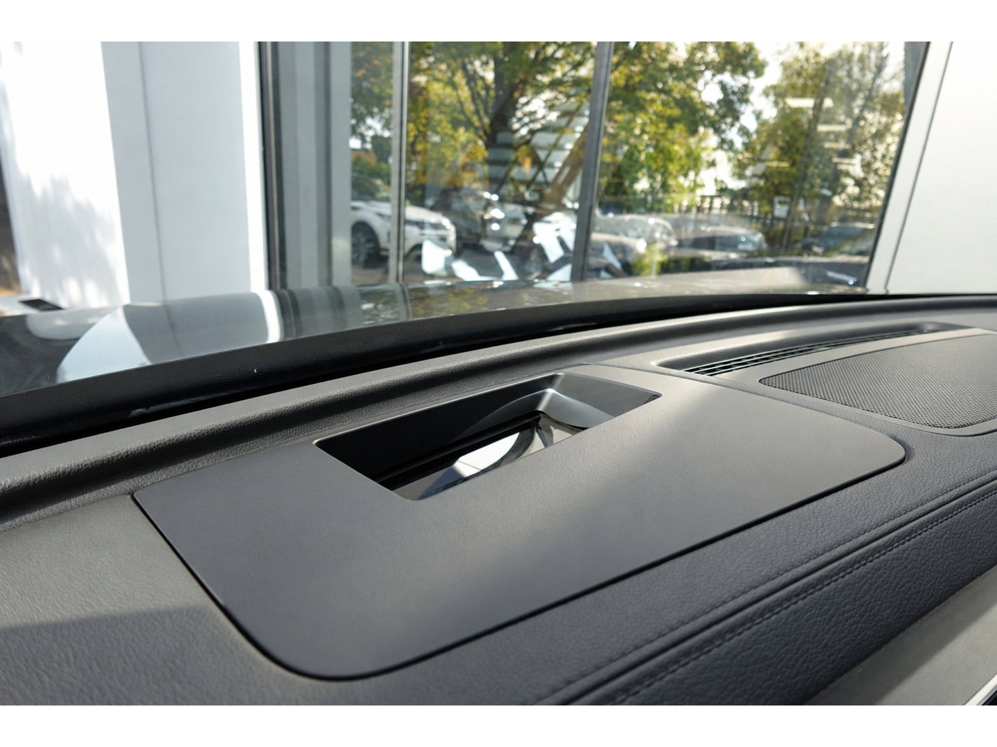 Volkswagen Tiguan 1.5 eHybrid R-Line PANO H&K MASSAGE KEYLESS VOL