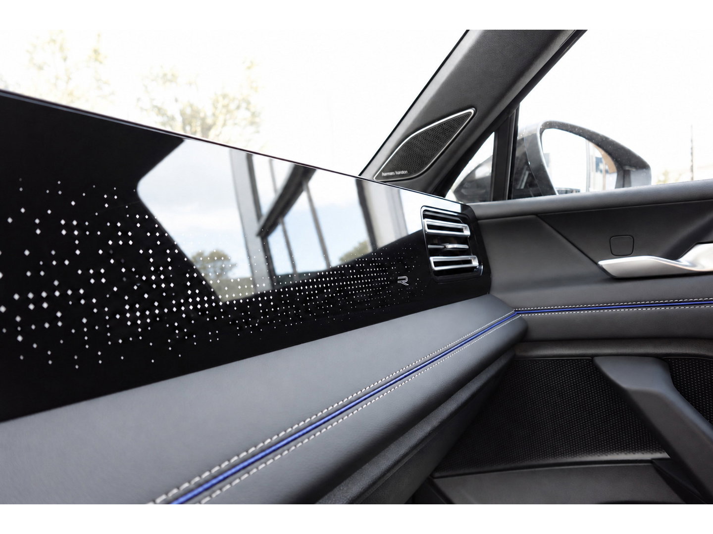 Volkswagen Tiguan 1.5 eHybrid R-Line PANO H&K MASSAGE KEYLESS VOL