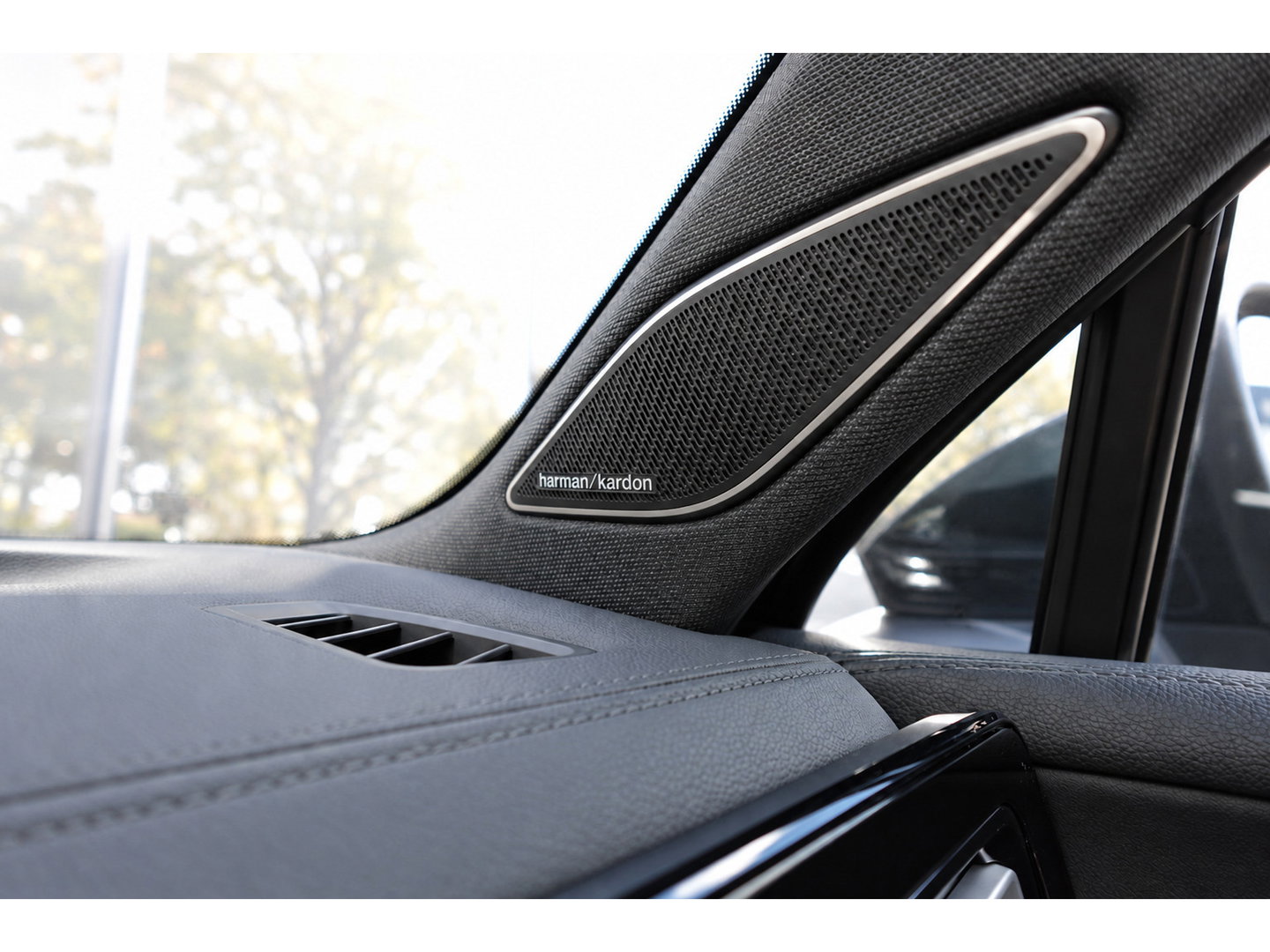 Volkswagen Tiguan 1.5 eHybrid R-Line PANO H&K MASSAGE KEYLESS VOL