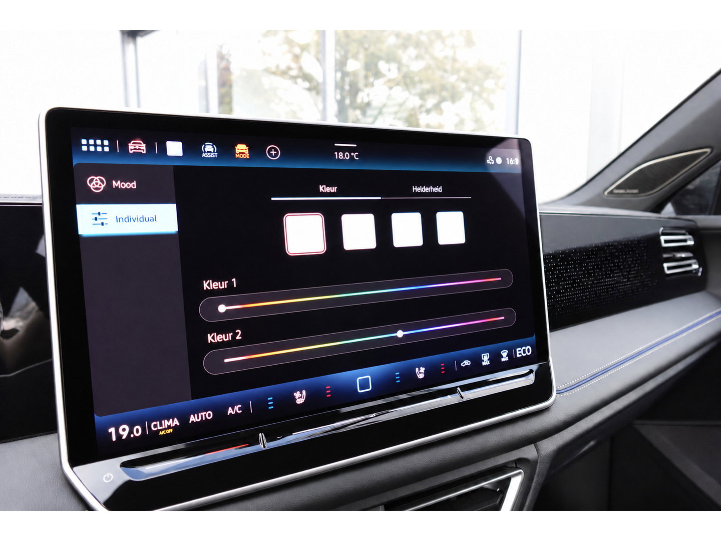 Volkswagen Tiguan 1.5 eHybrid R-Line PANO H&K MASSAGE KEYLESS VOL