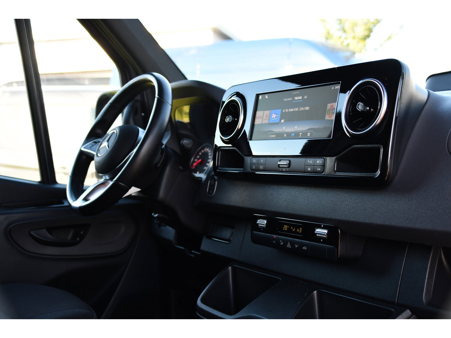 Mercedes-Benz Sprinter 315 1.9 CDI RWD L2H2 PB Edition FACELIFT! Camera, Adaptieve Cruise, LED, 150pk, Automaat, 10,5'' Mbux, Sensoren, 3 Jaar Garantie, Uniek!
